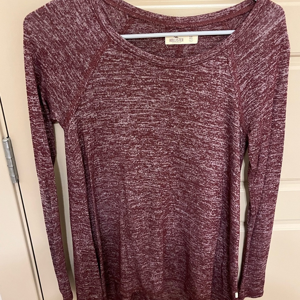 Hollister- Long sleeve- Burgundy